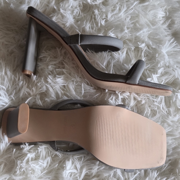 PrettyLittleThing Grey Heels - Picture 2 of 3